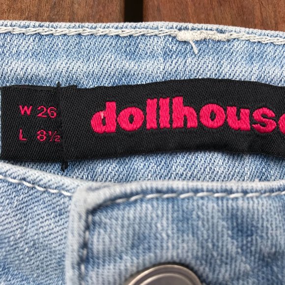 DOLL HOUSE JUNIOR Frayed Hem Shorts - Picture 2 of 6